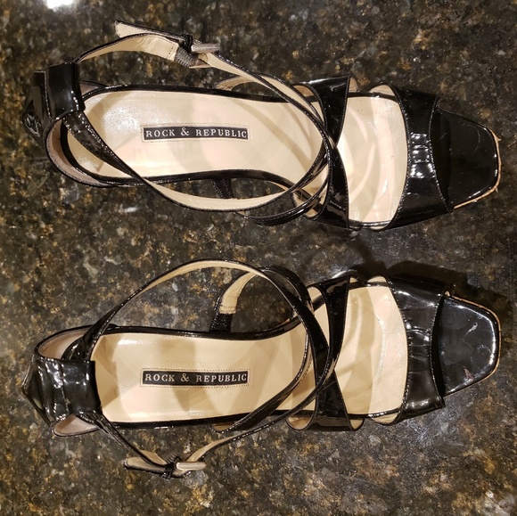 Rock and Republic Black Pattent top - Picture 3 of 4